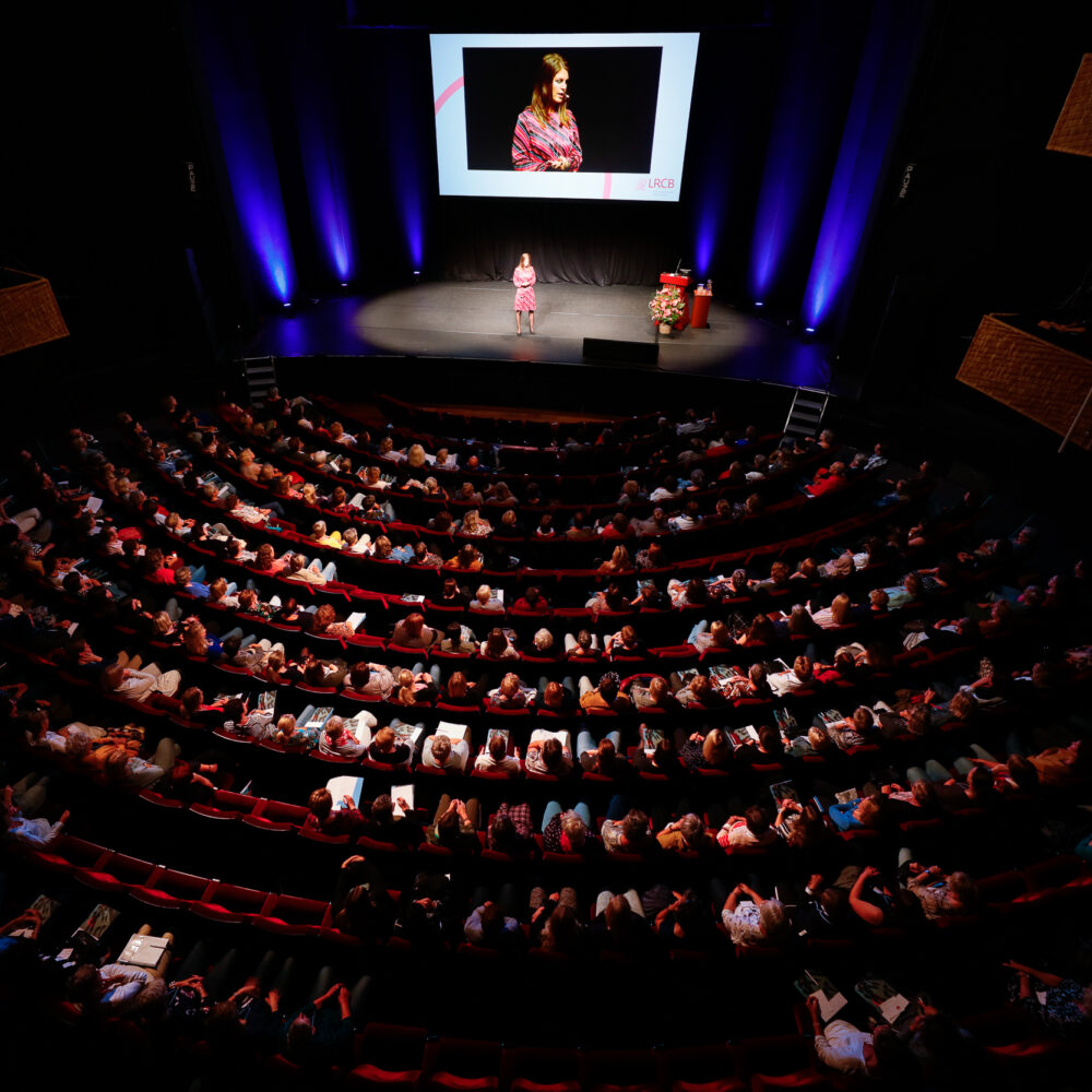joyce de ruiter podium inspirerende vrouwelijke spreker